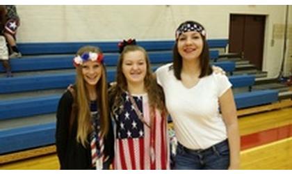 East Middle School students dress up for Homecoming week