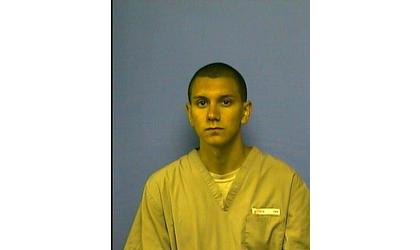 Officials say man escaped from Oklahoma prison