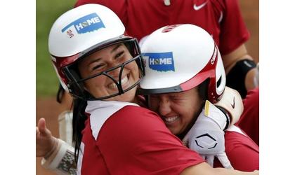 2 Sooners are finalists for softball player of year award