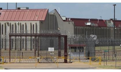 Private prison to close