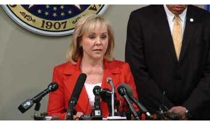 Groups sue Fallin over open records requests
