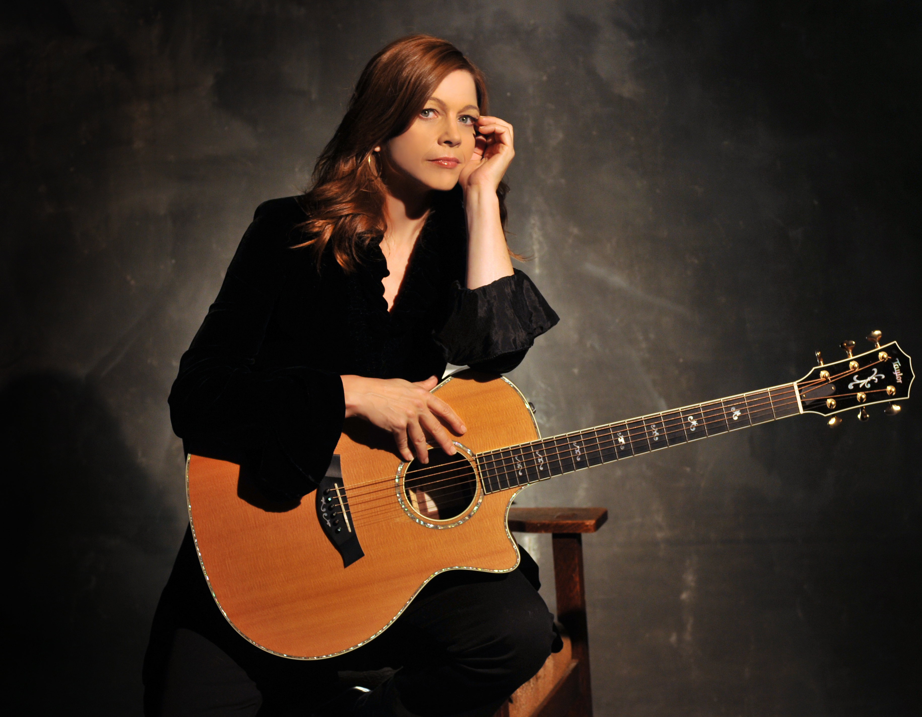 Carrie Newcomer to perform at First Christian Church Saturday