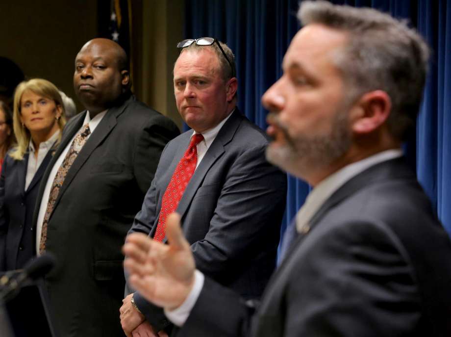 Prosecutor says seven Oklahomans responsible for Arkansas gem heist
