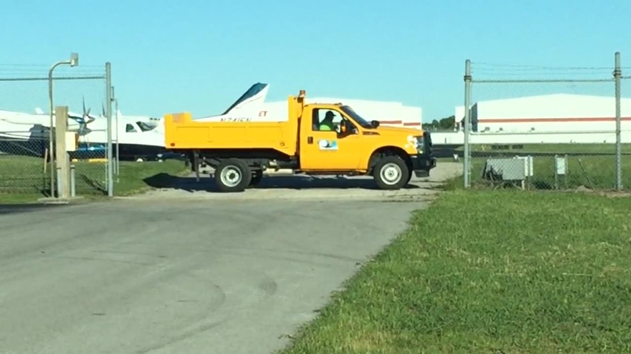 Pursuit involving stolen truck crosses Tulsa airport runways, causes fatal crash