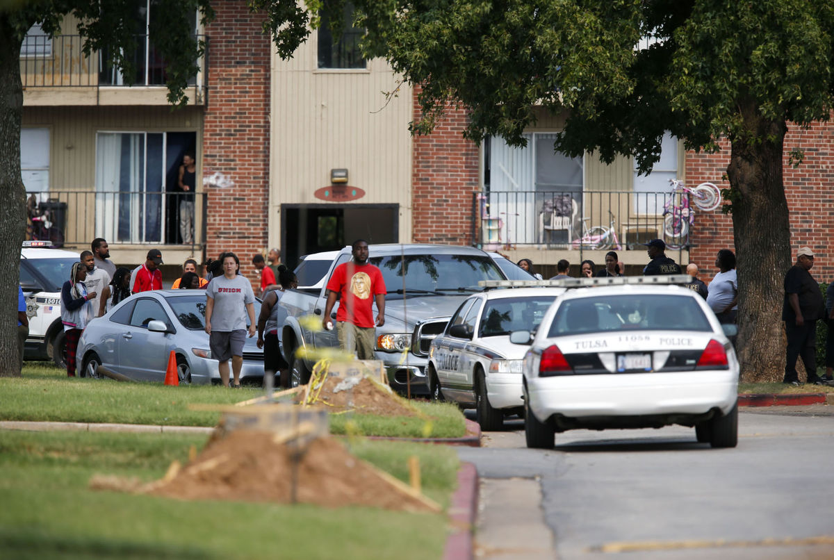 Two discovered dead within five hours at Tulsa apartment complex