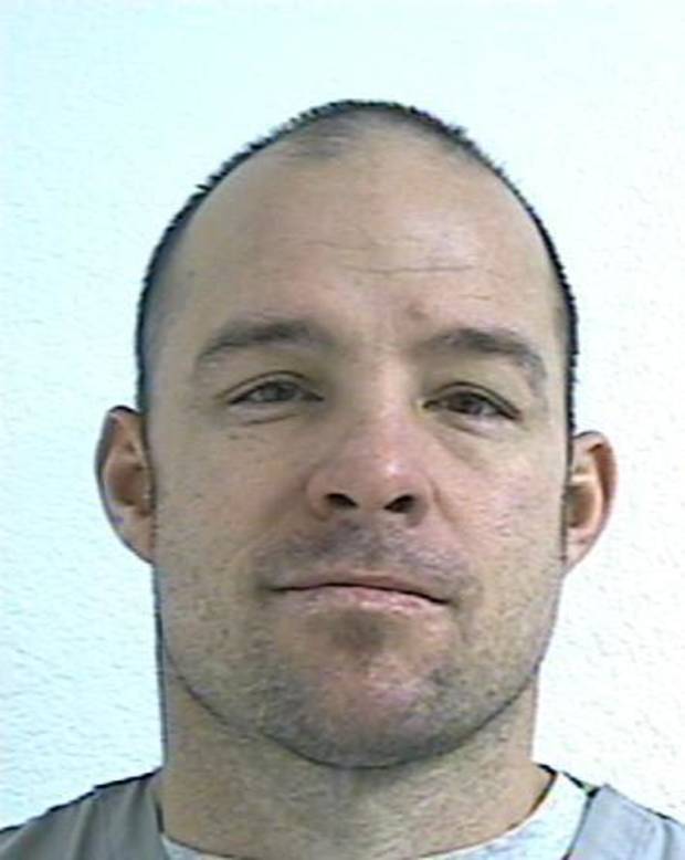 Oklahoma prison escapee fatally shot by law officers