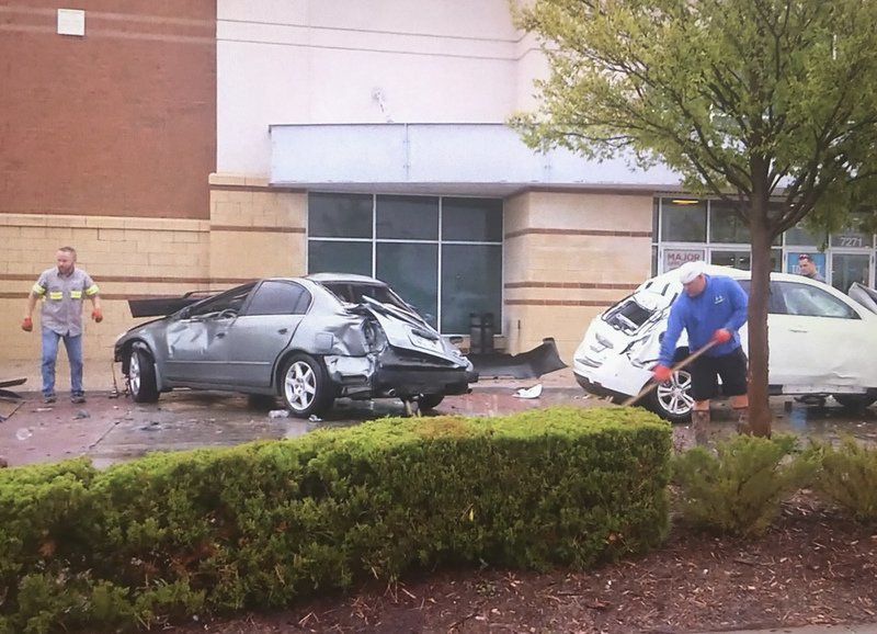 Severe weather disrupts power, flips vehicles in Oklahoma