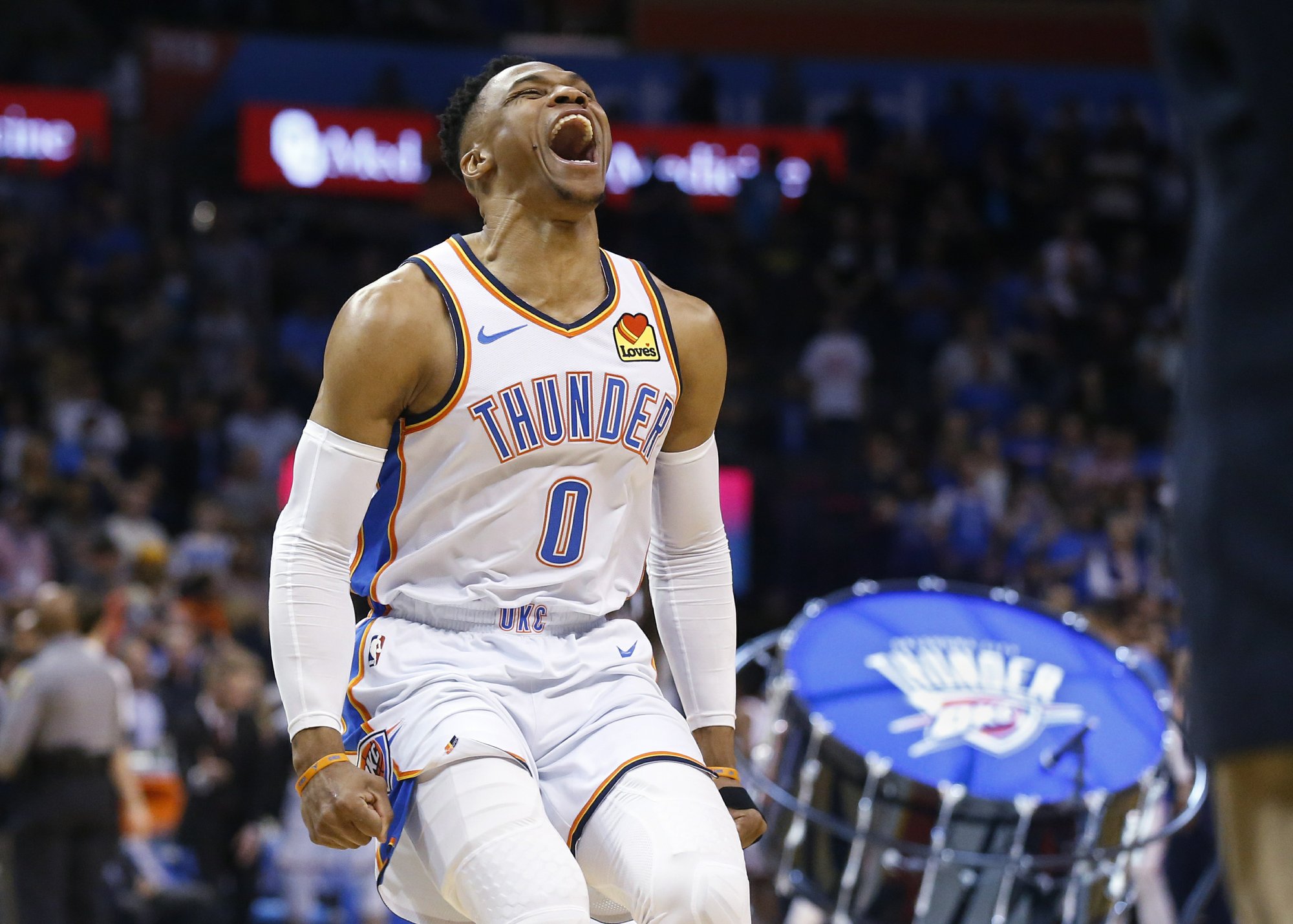 Westbrook records triple-double, leads Thunder past Lakers