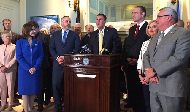 Governor, legislative leaders reach compromise on education funding