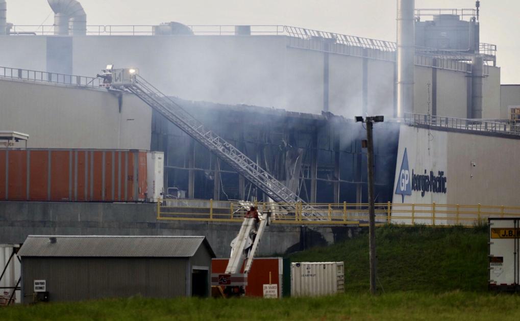 Paper mill explosion injures five workers