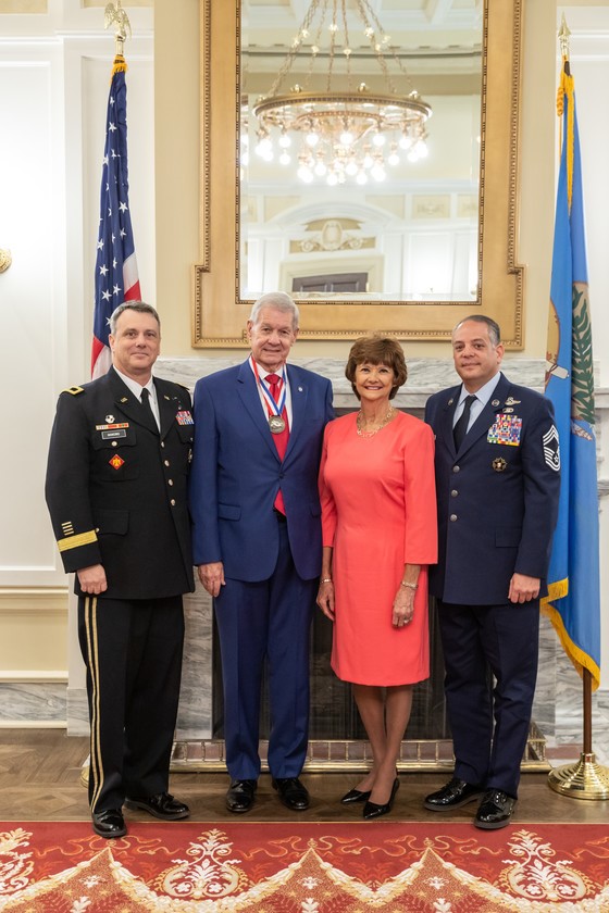 Senator Simpson Honored by National Guard with Oklahoma Thunderbird medal