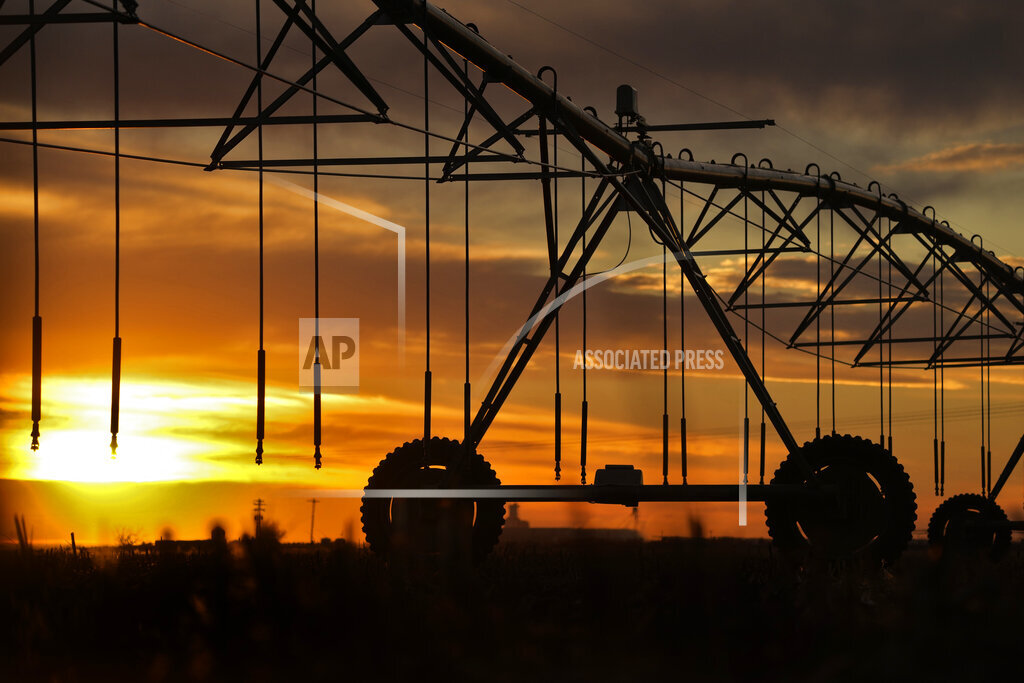 Warning about aquifer’s decline sets up big fight in Kansas